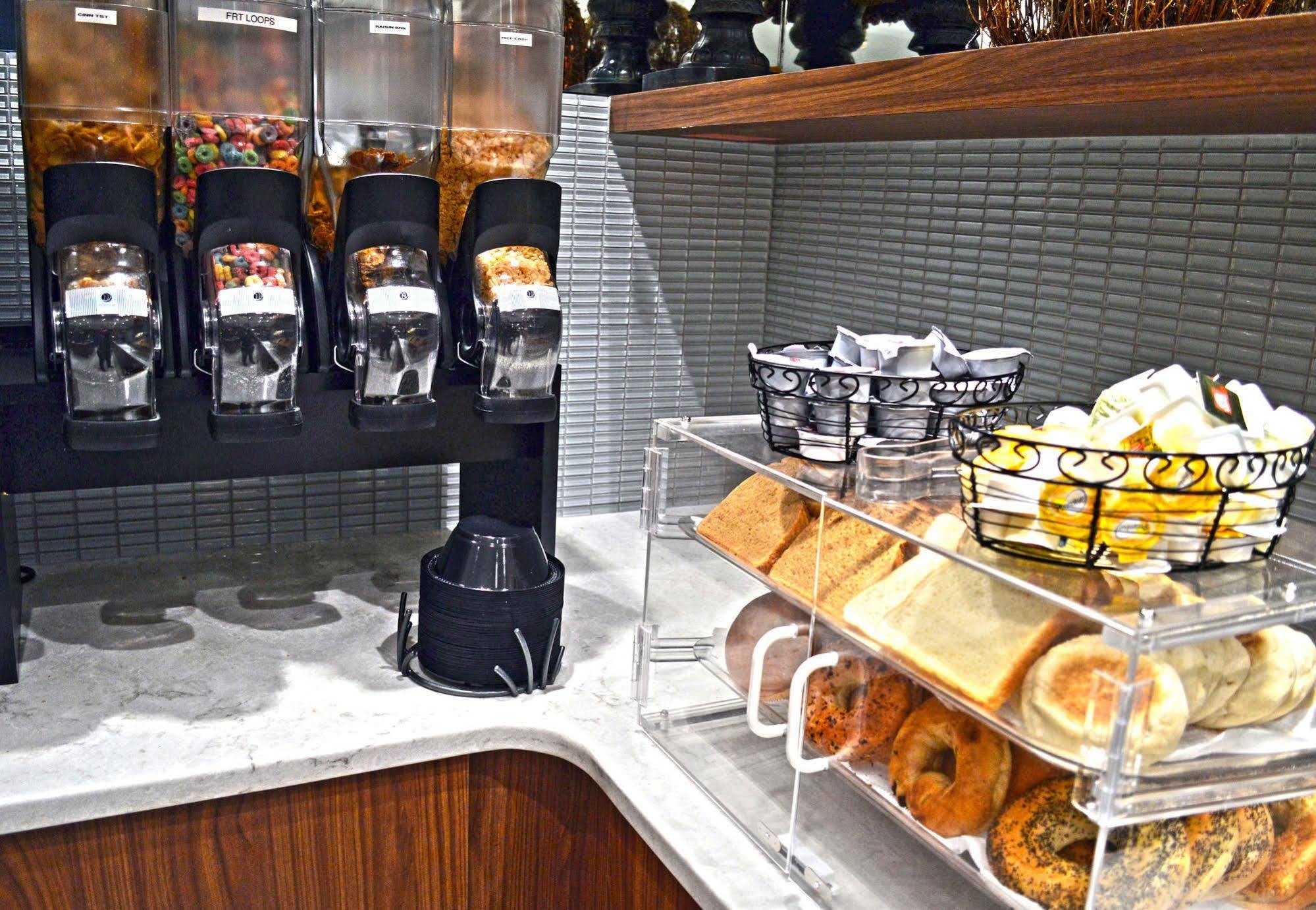 Holiday Inn & Suites Syracuse Airport - Liverpool By Ihg エクステリア 写真